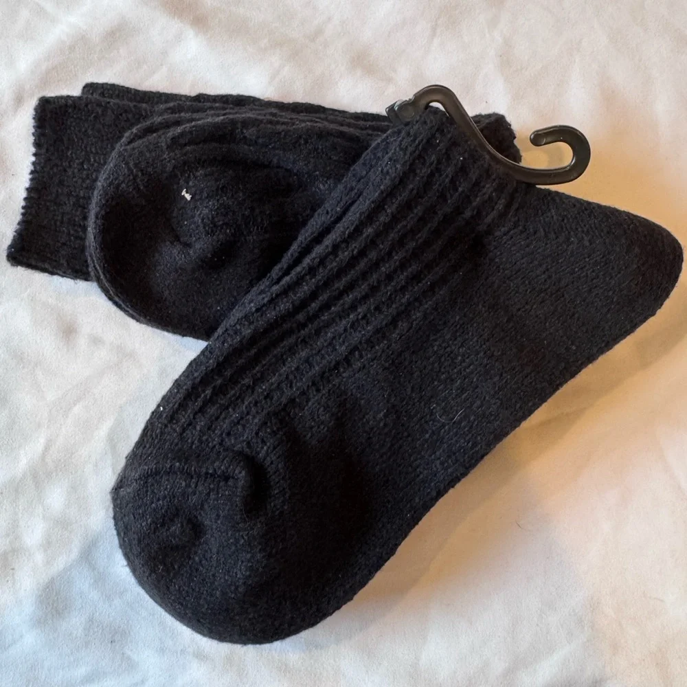 Muk Luks 2 pair pack Black Womens Crew Socks Super Soft